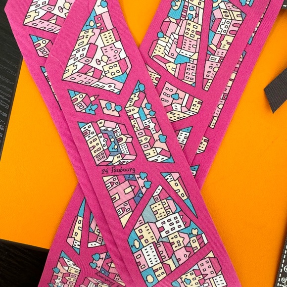 ❌SOLD❌HERMES Rive Droite Rive Gauche Silk Twilly Bandeau Set - Rose - Picture 5 of 7